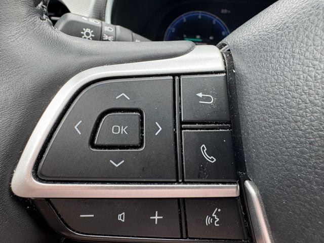 Used 2025 Toyota Highlander Platinum AWD/4WD image 61