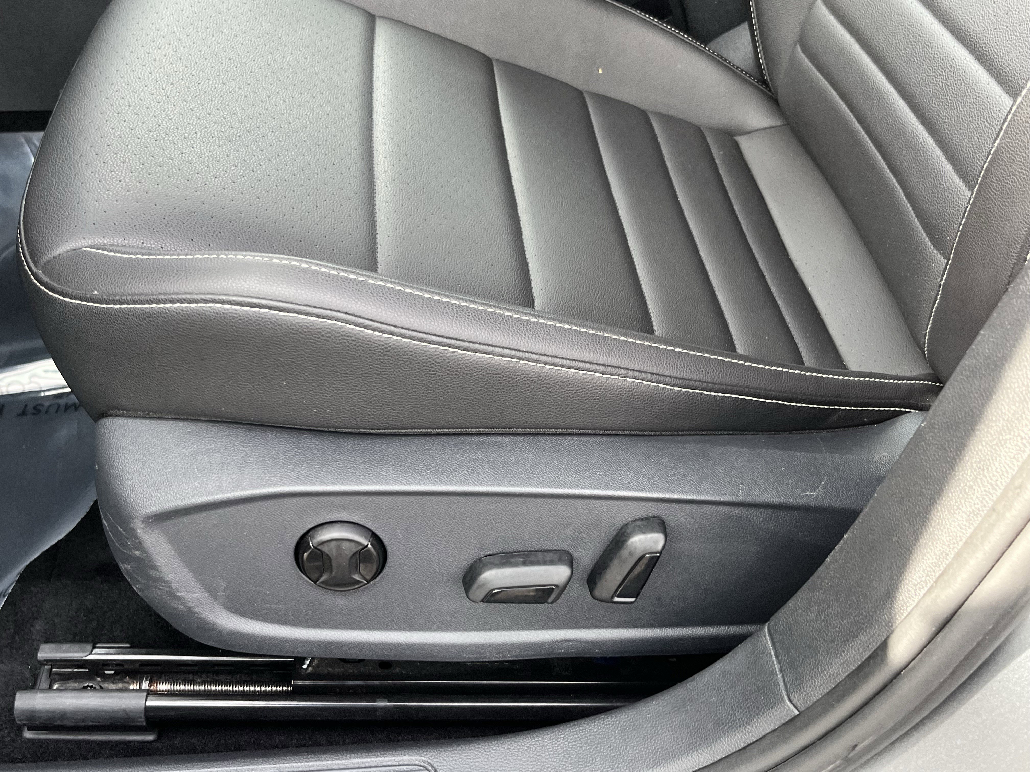 Used 2024 Volkswagen Jetta SE image 17