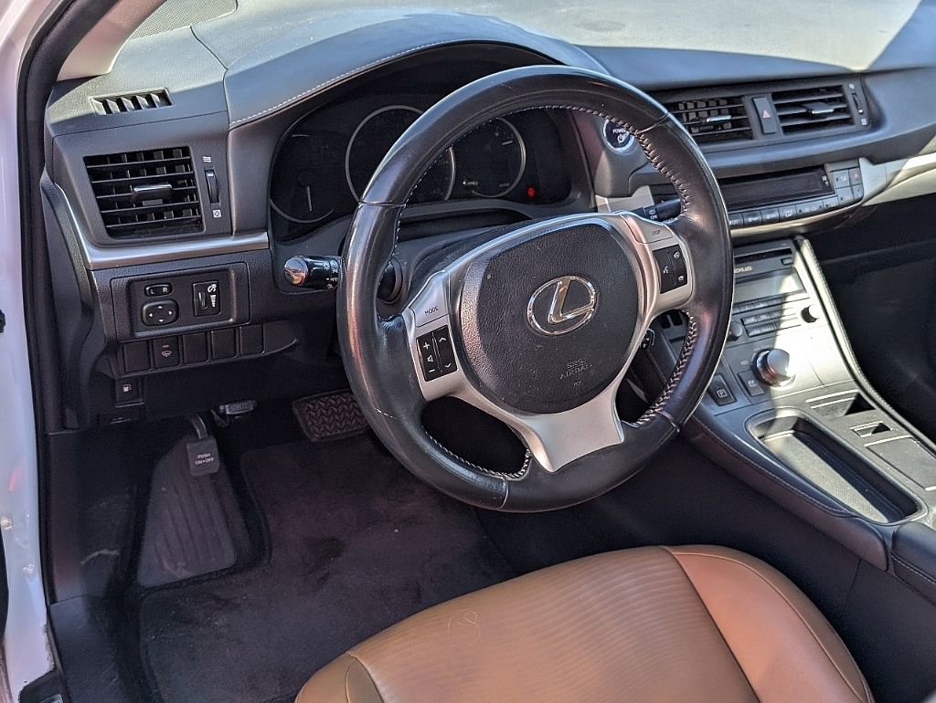 Used 2013 Lexus CT 200h image 5