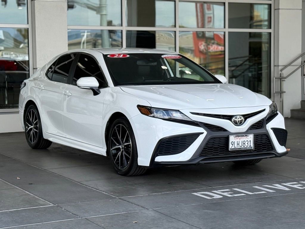 Certified 2024 Toyota Camry SE w/ Convenience Package image 6