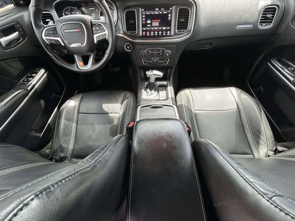 Used 2018 Dodge Charger R/T w/ Plus Group RWD image 12