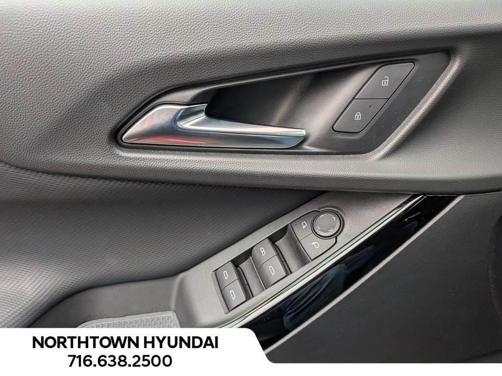 Used 2025 Chevrolet Equinox LT w/ Convenience Package II image 33