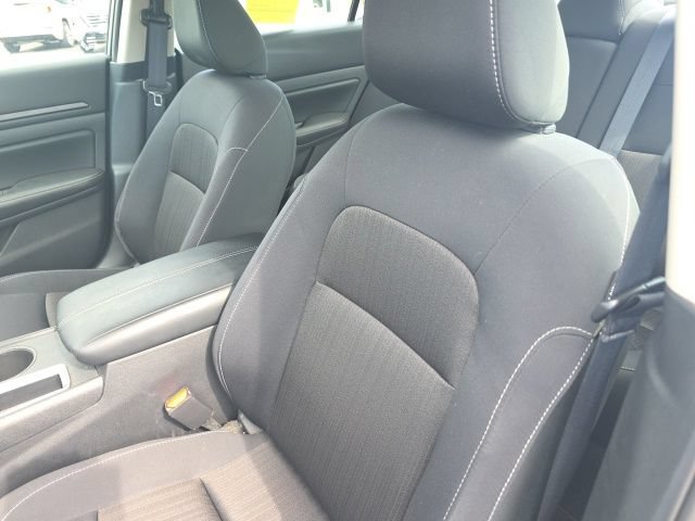 Used 2025 Nissan Altima 2.5 SV FWD image 11