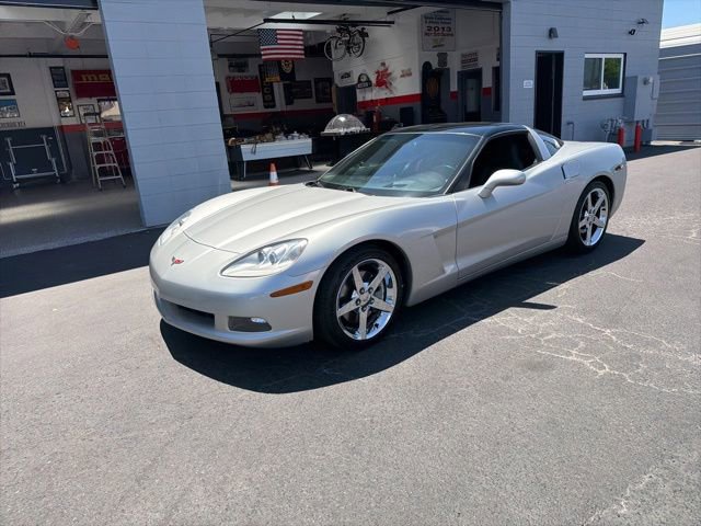 Used 2005 Chevrolet Corvette Coupe w/ Preferred Equipment Group RWD image 22