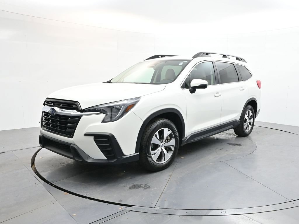 Used 2023 Subaru Ascent Premium w/ Convenience Package image 3