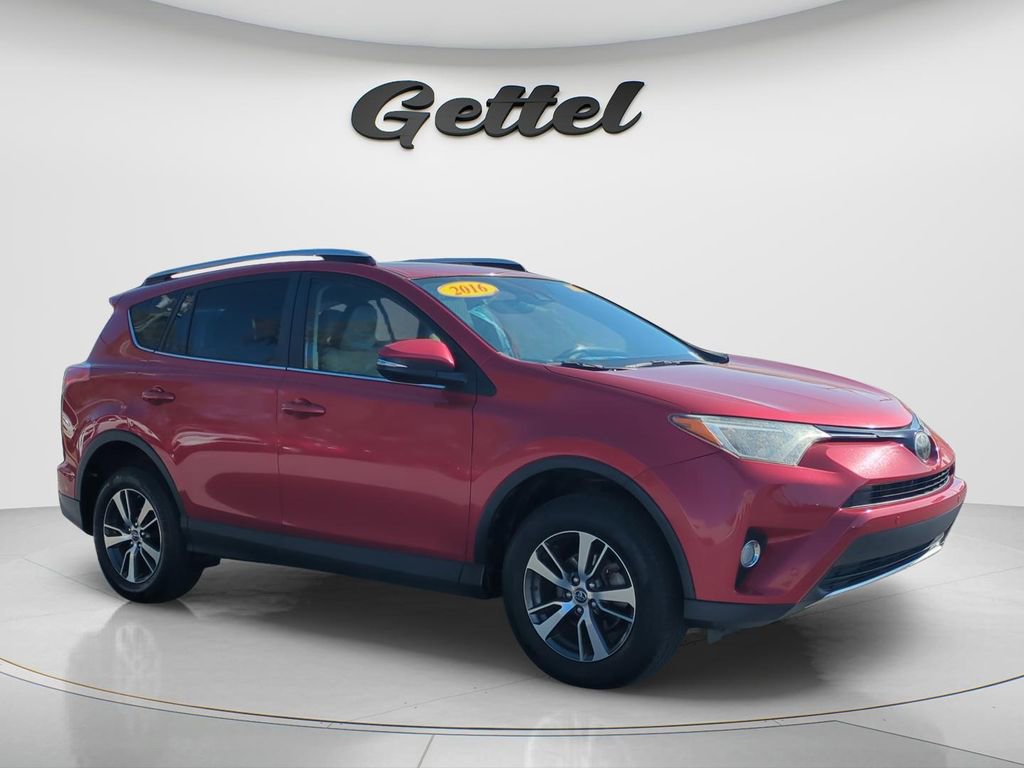 Used 2016 Toyota RAV4 XLE w/ Convenience Package image 2