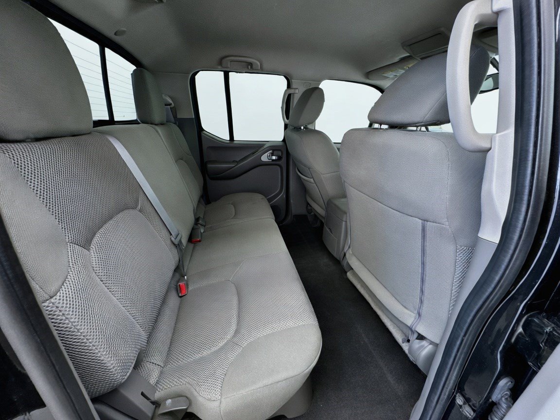 Used 2021 Nissan Frontier SV w/ Midnight Edition Floor Mats AWD/4WD image 17