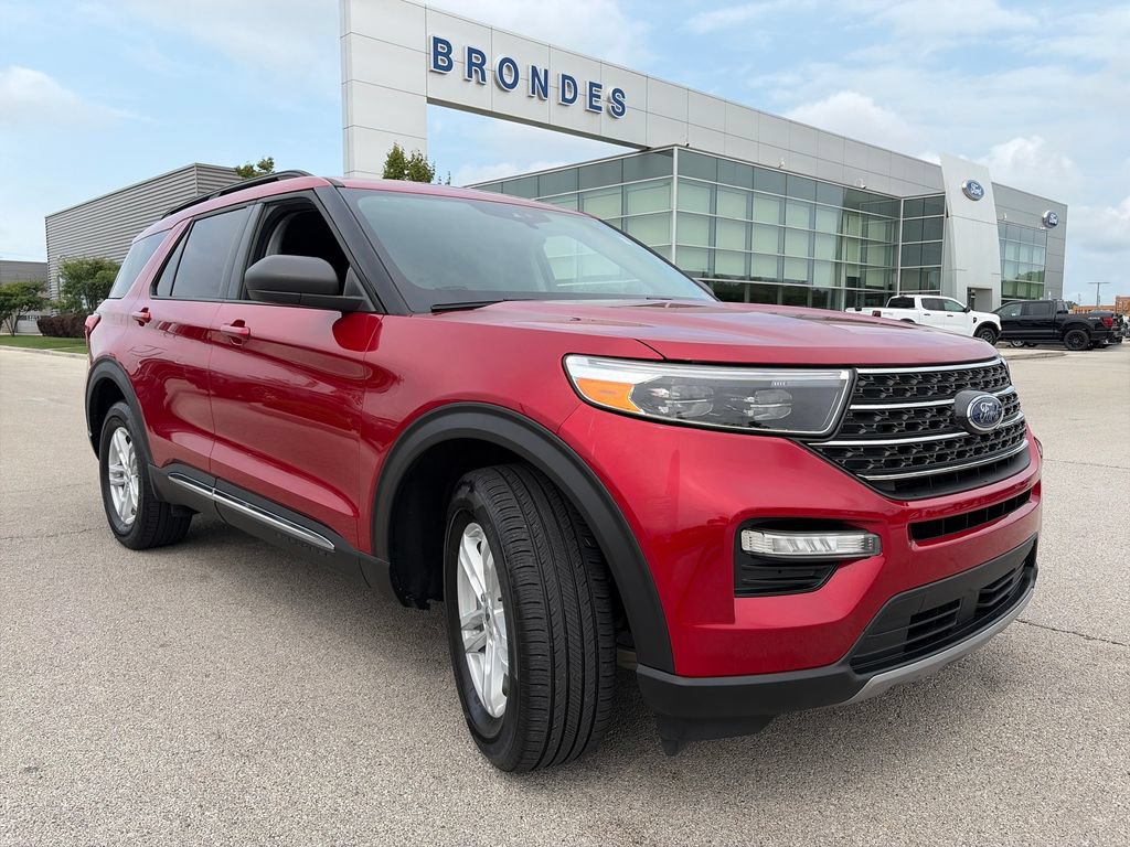 Used 2024 Ford Explorer XLT w/ Equipment Group 202A AWD/4WD image 1