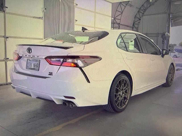 Used 2023 Toyota Camry SE AWD/4WD image 3