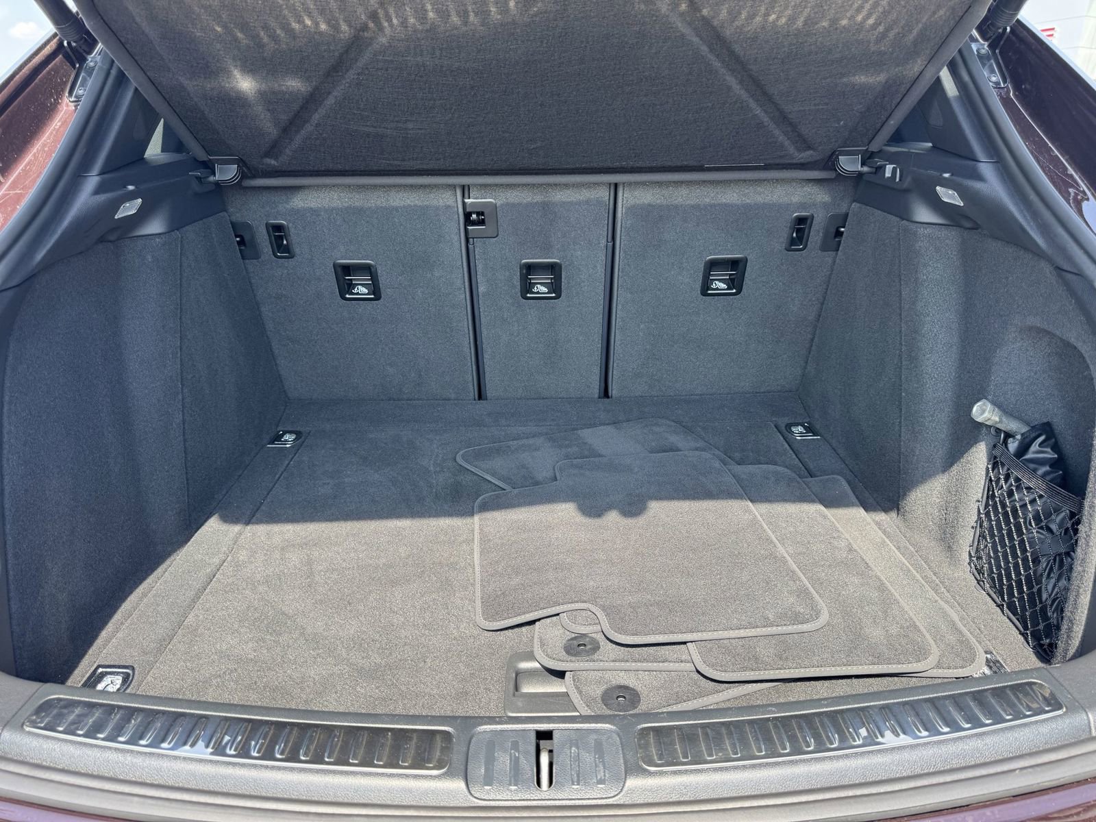 Certified 2024 Porsche Macan S image 28