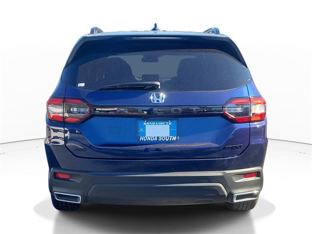 Used 2025 Honda Pilot Sport image 5