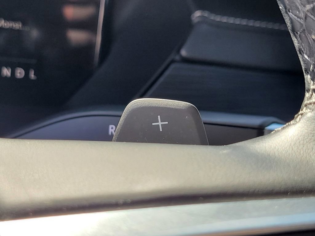 Used 2024 GMC Acadia Elevation image 27