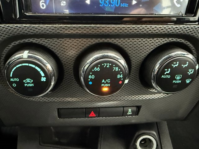 Used 2013 Dodge Challenger R/T image 17