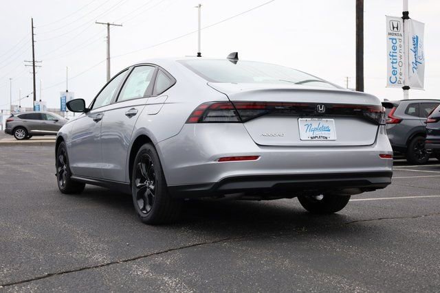 Used 2025 Honda Accord SE image 6