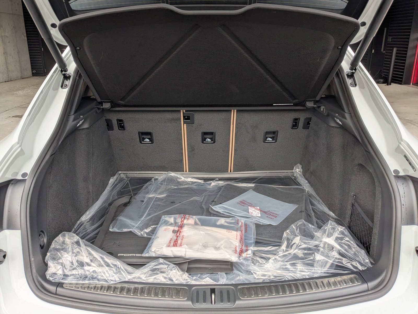 New 2026 Porsche Macan image 23