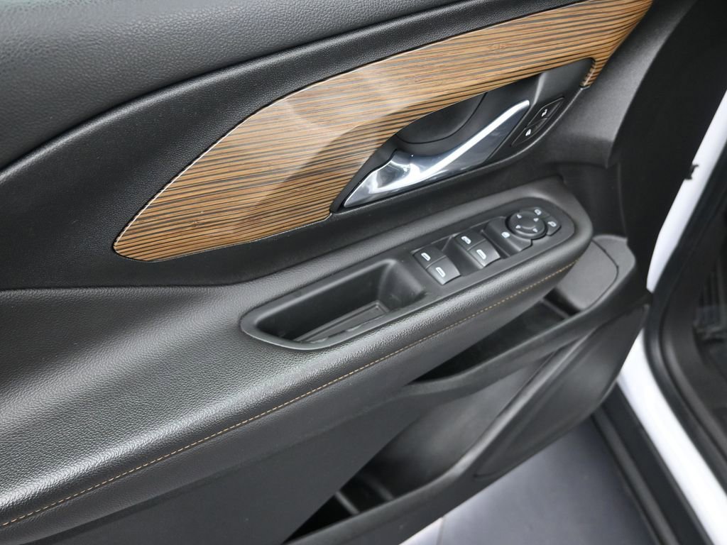 Used 2021 GMC Terrain SLE image 12