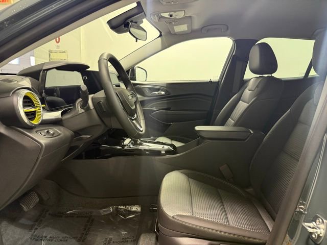 New 2026 Chevrolet Trax LT w/ Driver Confidence Package image 12