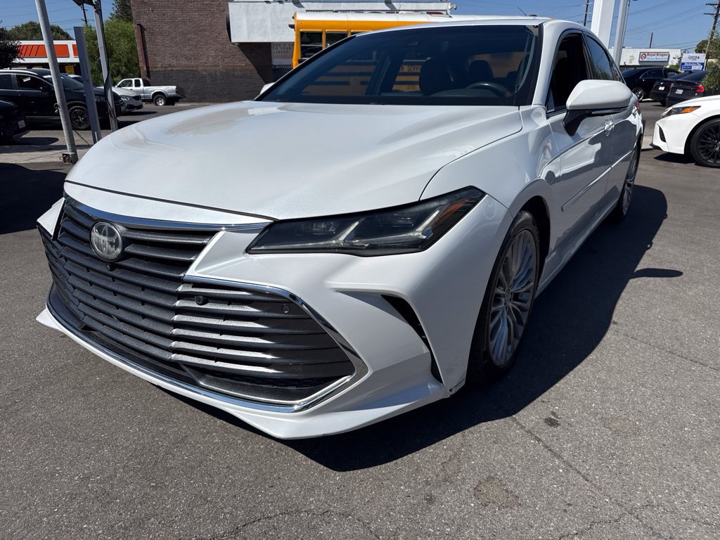 Used 2019 Toyota Avalon Limited w/ Advanced Safety Package FWD image 2