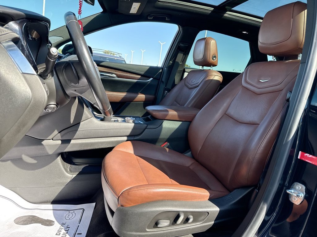 Used 2021 Cadillac XT5 Premium Luxury w/ LPO, Premium Carpet Package AWD/4WD image 11