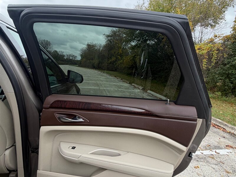 Used 2011 Cadillac SRX Luxury FWD image 24