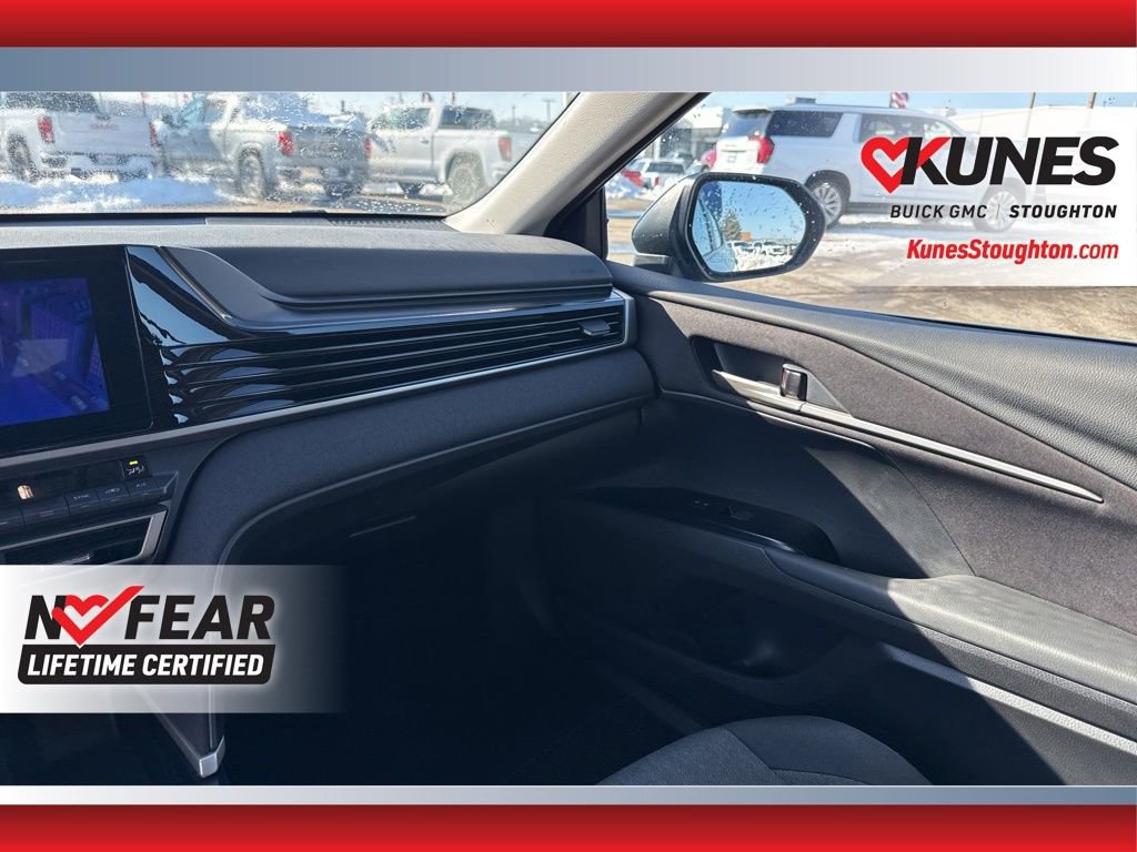 Used 2025 Toyota Camry LE FWD image 38