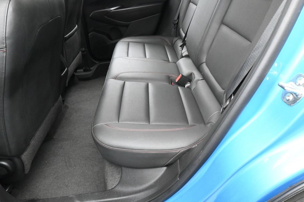 Used 2025 Chevrolet Trax RS FWD image 30