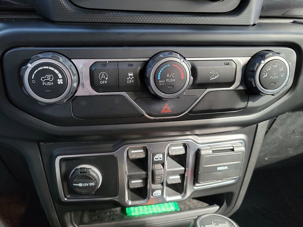 Used 2020 Jeep Wrangler Unlimited Sport image 17