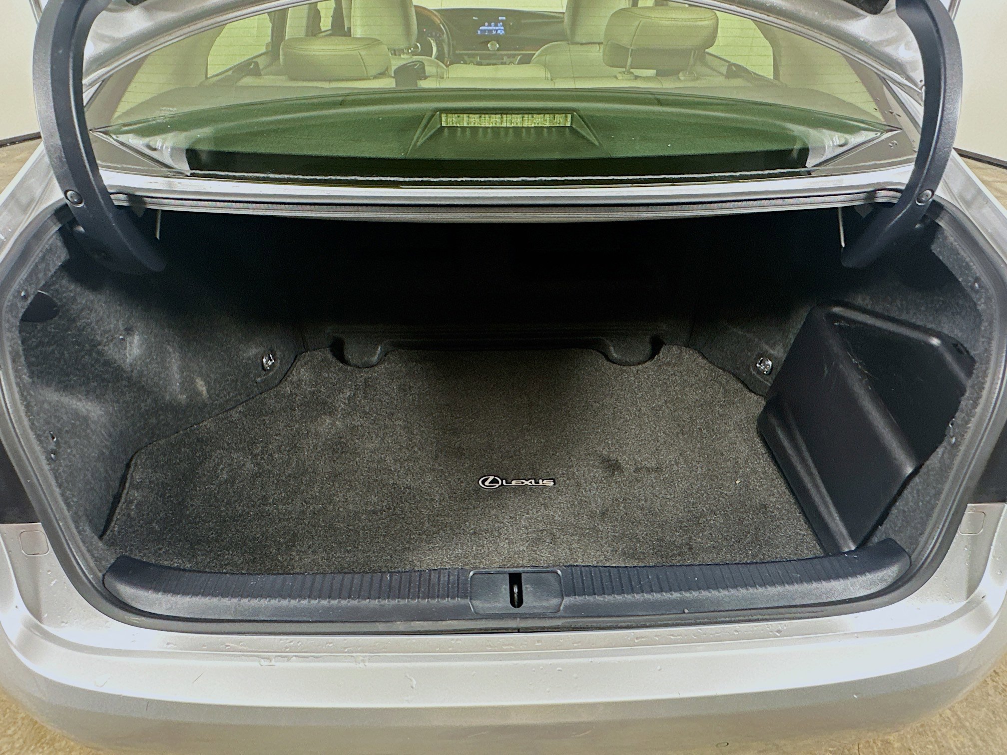 Used 2013 Lexus ES 300h w/ Luxury Pkg FWD image 29