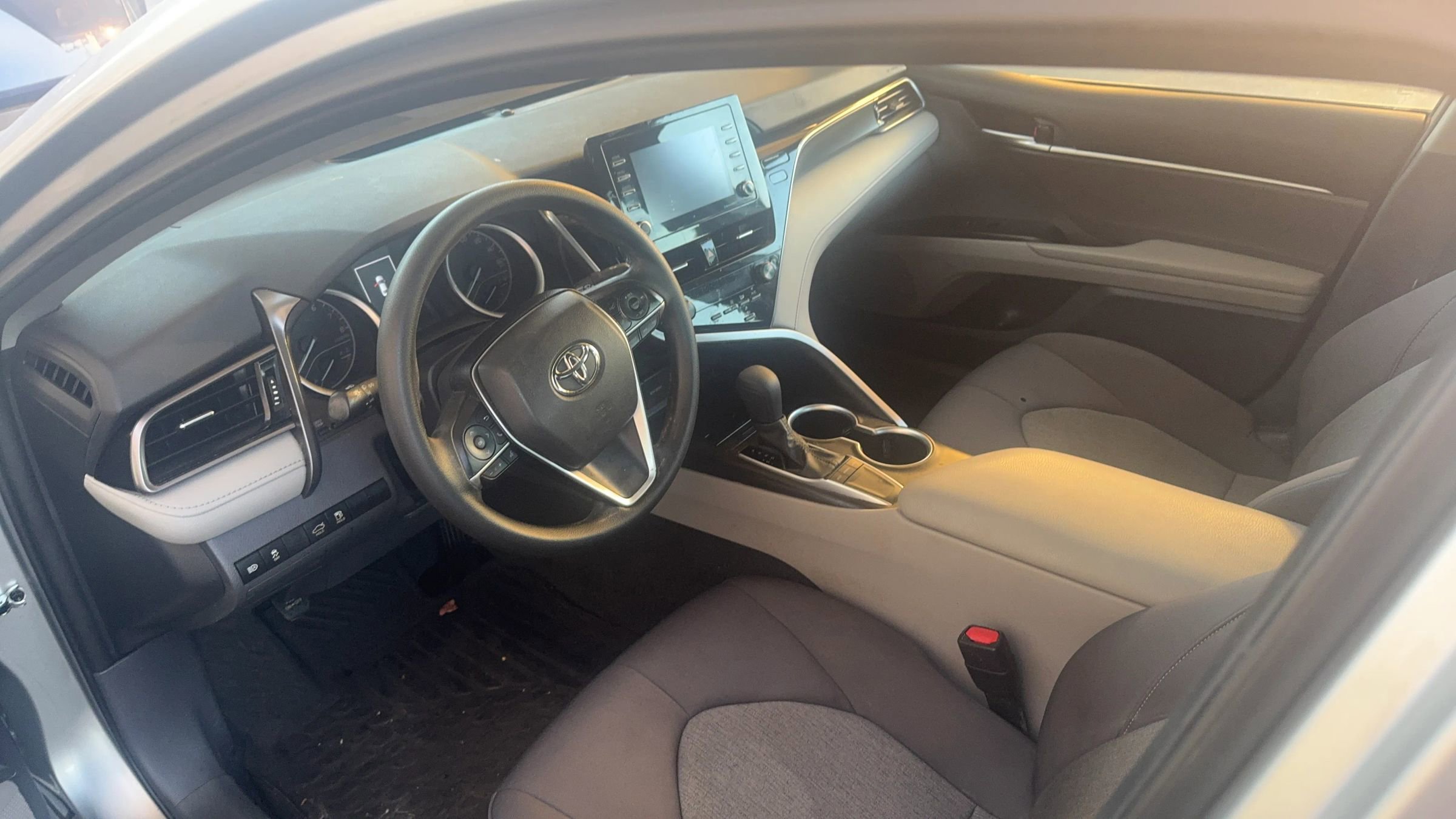 Used 2023 Toyota Camry LE image 2