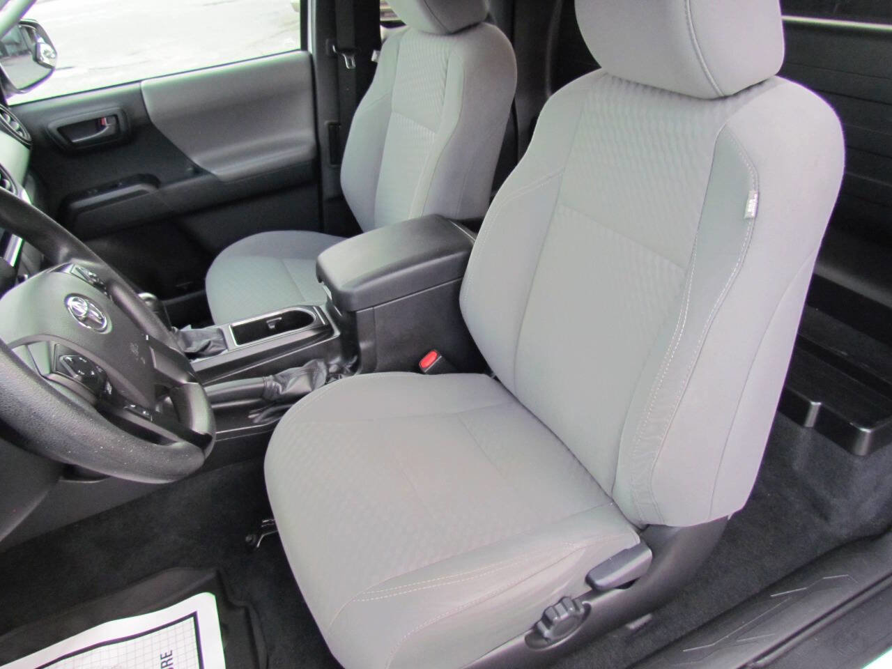 Used 2020 Toyota Tacoma SR image 11