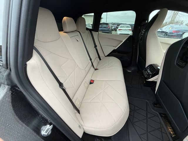 Used 2023 BMW iX xDrive50 w/ Ultimate Package 2 image 13