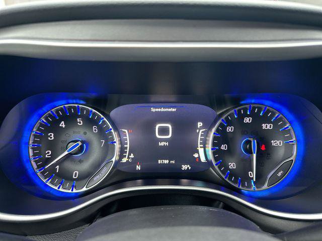 Certified 2024 Chrysler Pacifica Touring-L image 17
