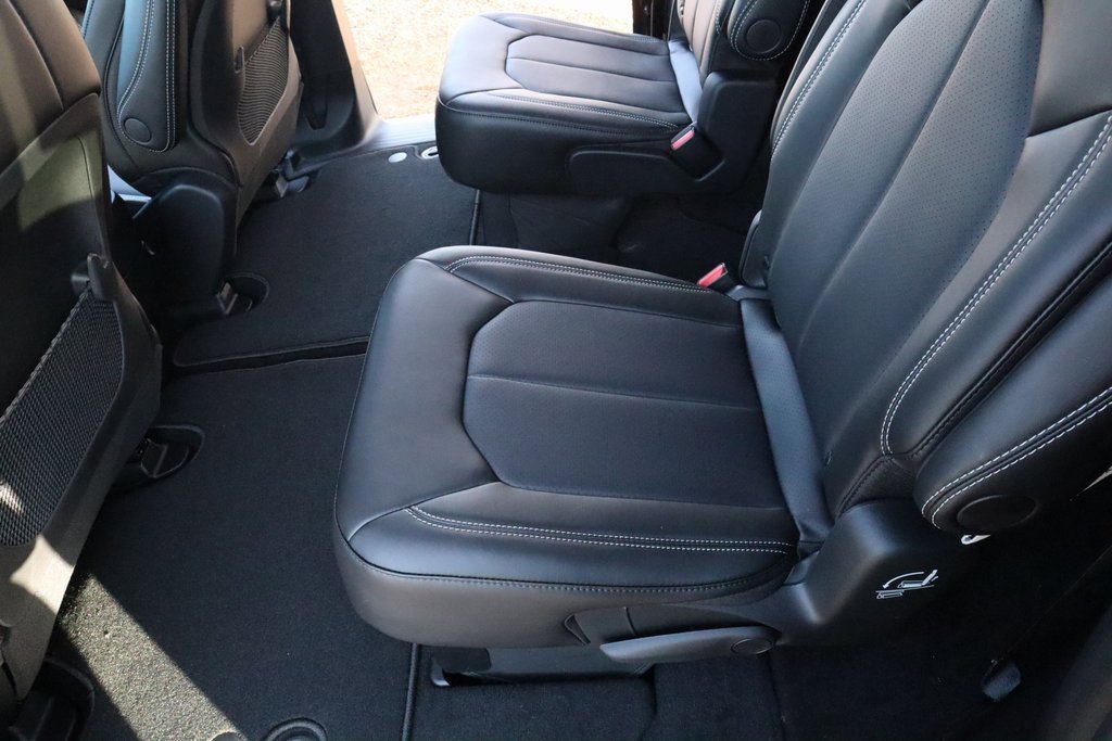 New 2026 Chrysler Voyager LX image 12