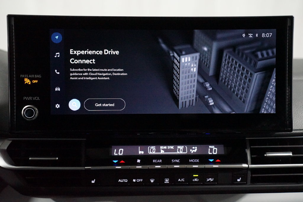 Certified 2025 Toyota Sienna XLE FWD image 17