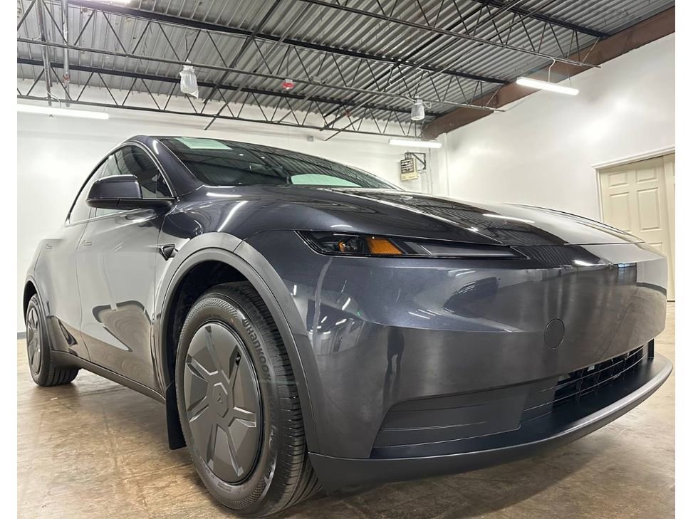 Used 2026 Tesla Model Y AWD image 6