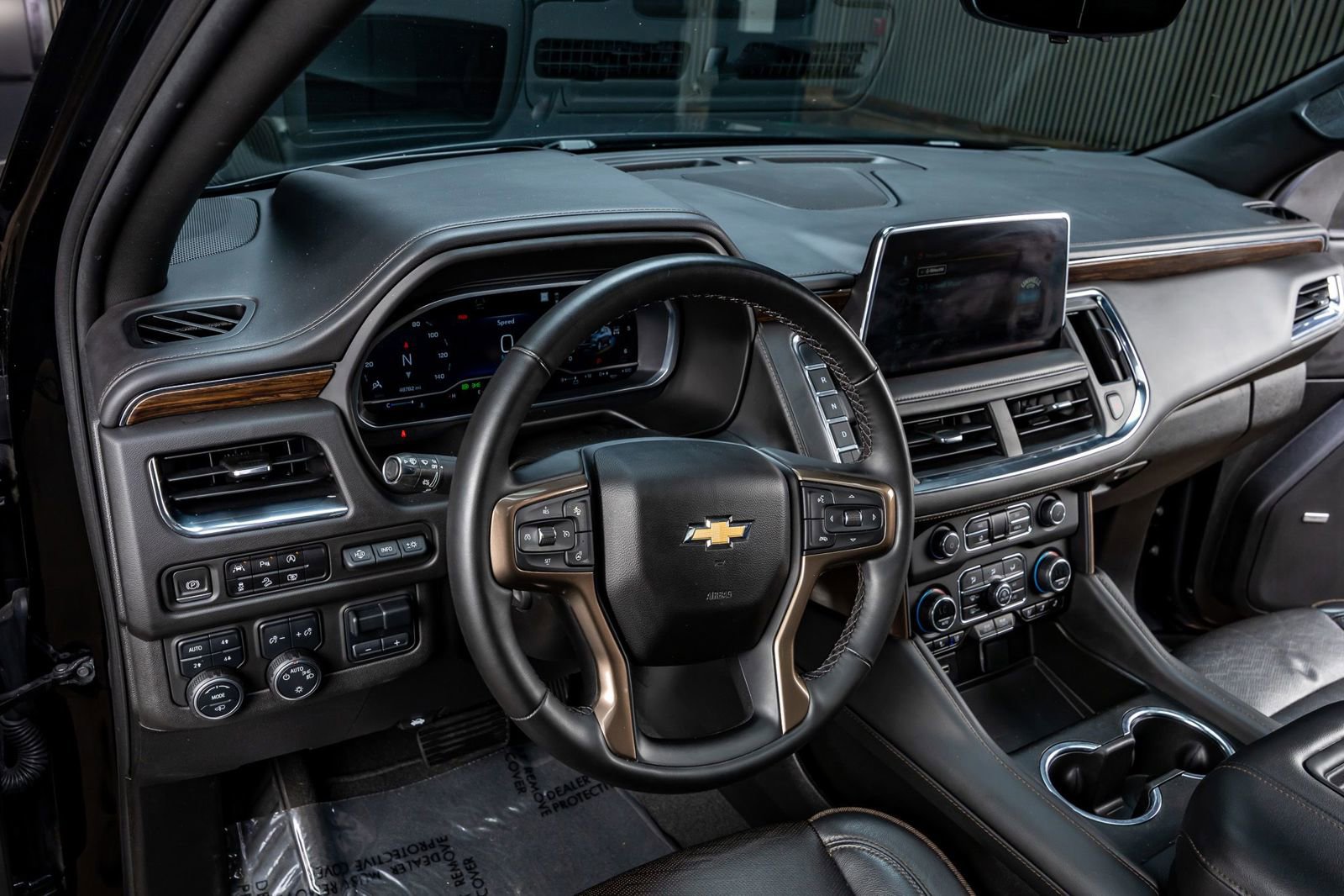 Used 2023 Chevrolet Tahoe High Country AWD/4WD image 17