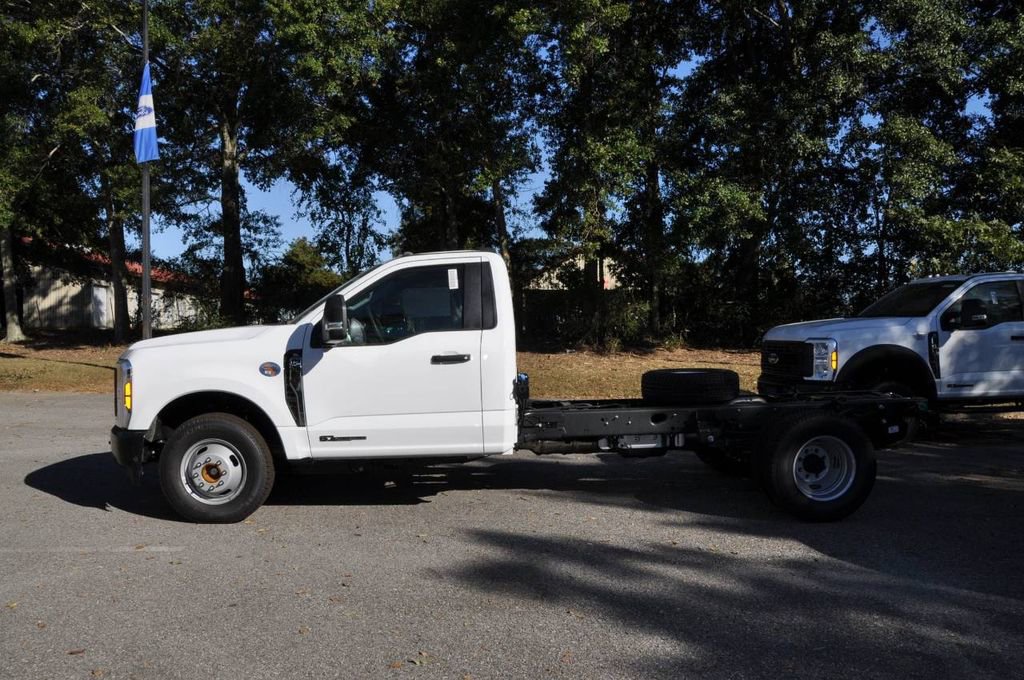 New 2026 Ford F350 XL image 2
