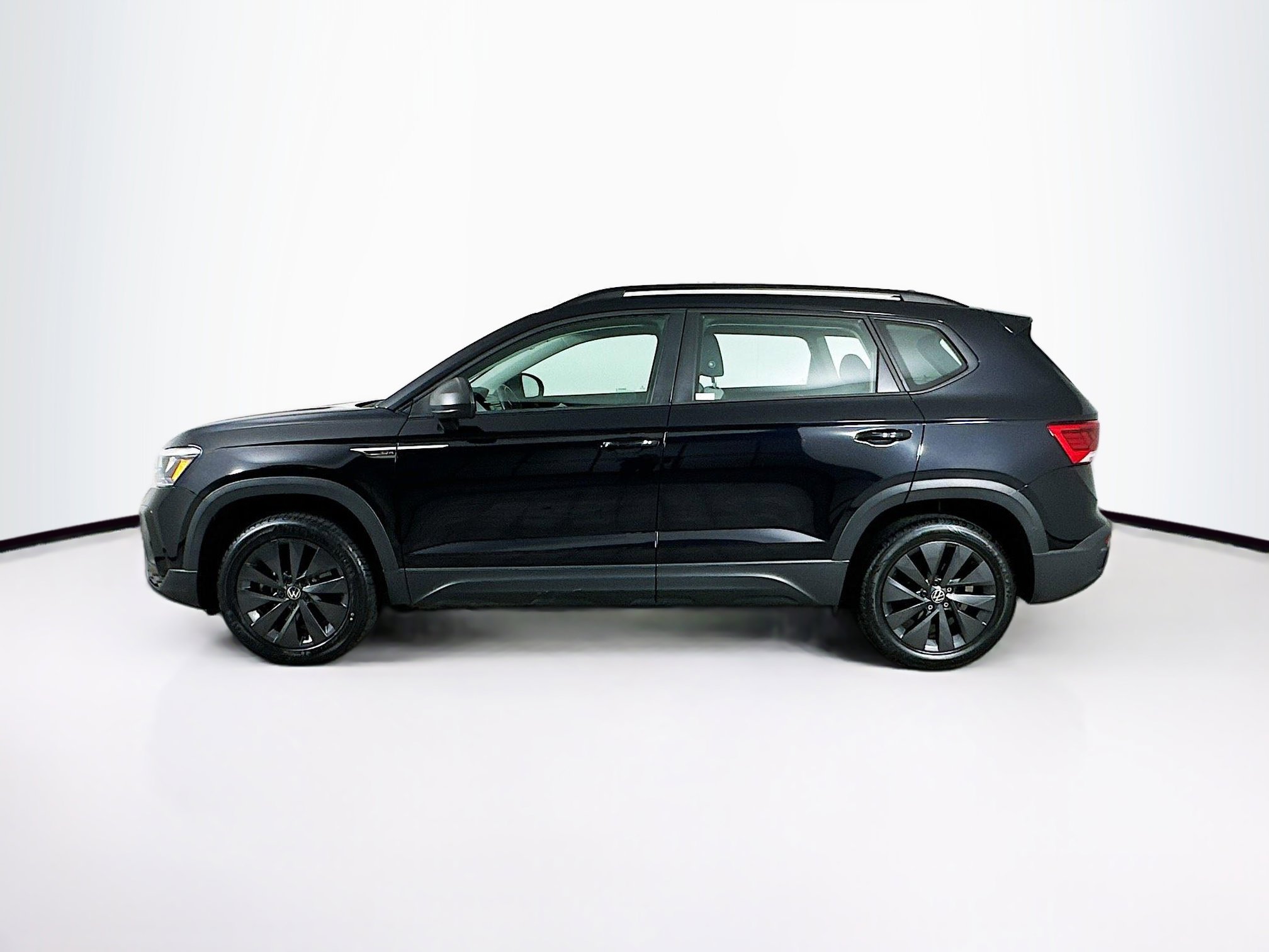 Used 2024 Volkswagen Taos S image 4