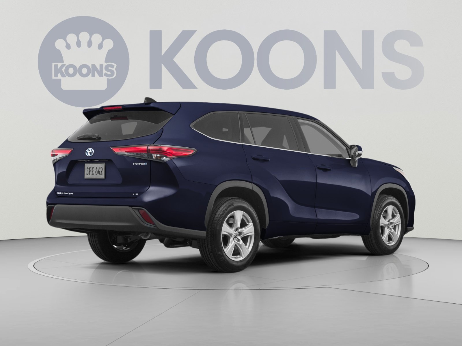 Used 2023 Toyota Highlander LE AWD/4WD image 4