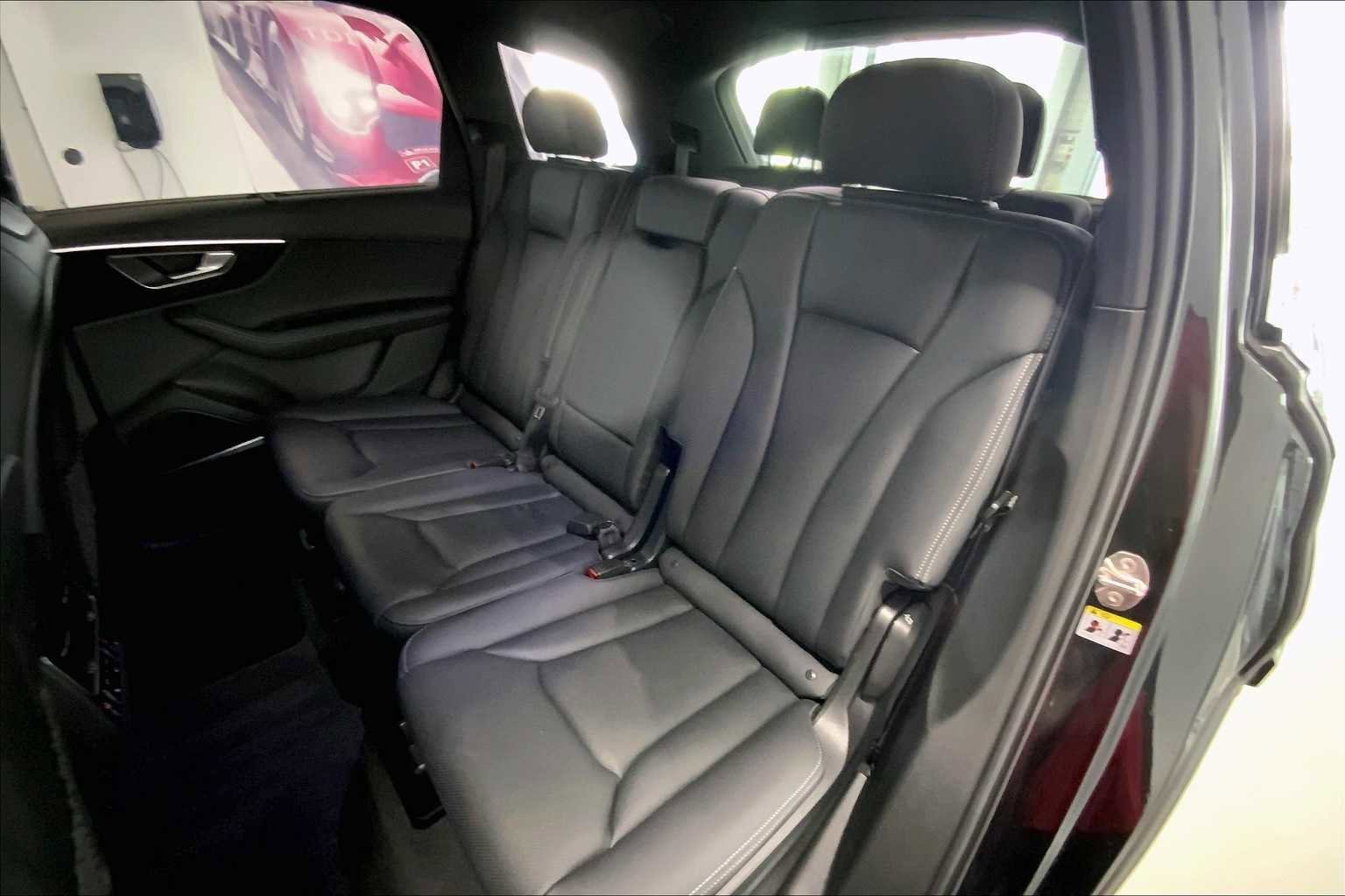 Used 2025 Audi Q7 3.0T Premium Plus w/ Premium Plus Package image 29