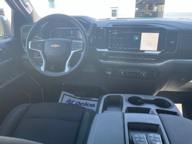 Used 2023 Chevrolet Silverado 1500 LT w/ Protection Package AWD/4WD image 4