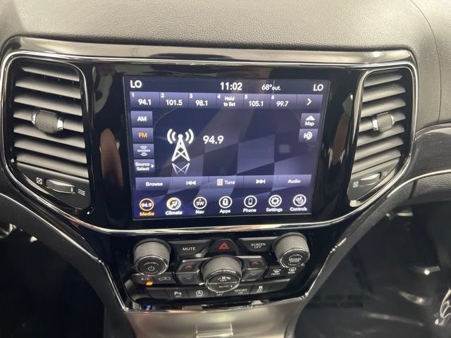 Used 2020 Jeep Grand Cherokee Overland AWD/4WD image 19