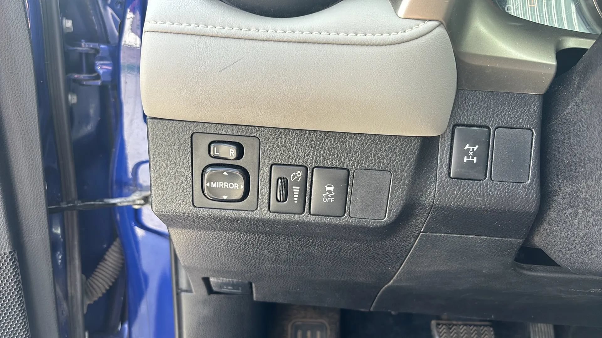 Used 2015 Toyota RAV4 XLE AWD/4WD image 20