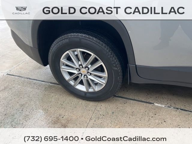 Used 2023 Chevrolet Traverse LT w/ Rear Camera Mirror Package image 6