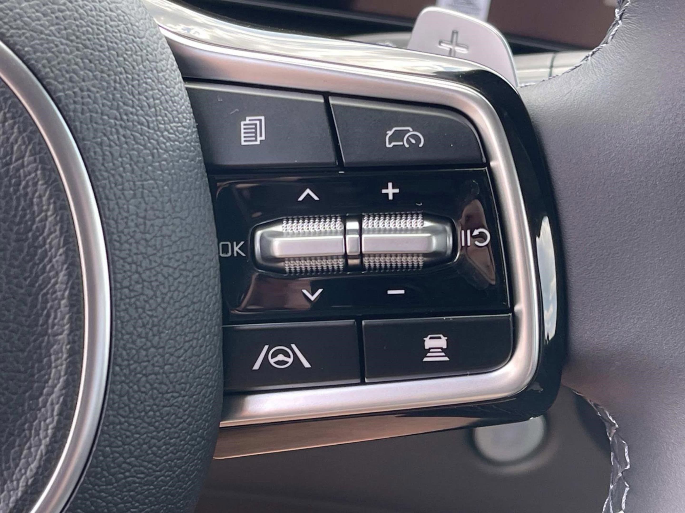New 2026 Kia Carnival EX image 33