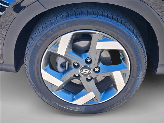 Used 2023 Hyundai Venue SEL image 22