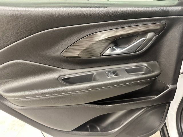 Used 2024 GMC Terrain SLE image 18