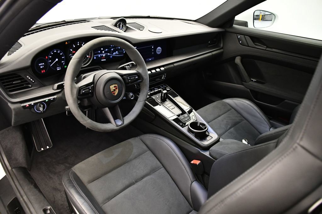 Used 2023 Porsche 911 Carrera GTS image 4