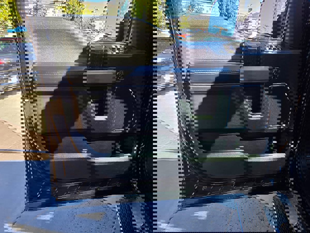 Used 2015 Ford F150 Platinum w/ Equipment Group 701A Luxury image 30