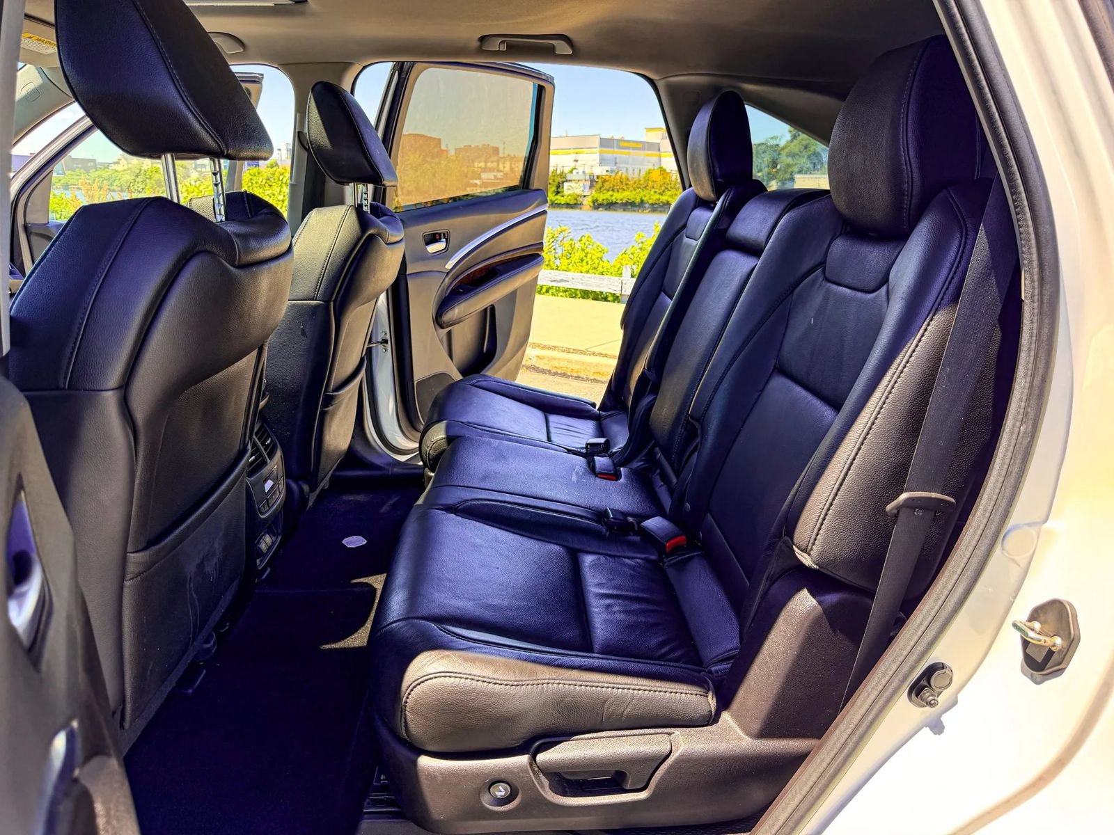Used 2020 Acura MDX SH-AWD image 16